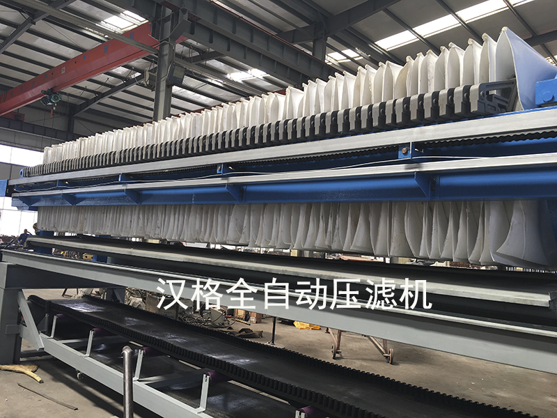 廂式壓濾機在使用中怎么避免進(jìn)水管道和出水管道杜塞
